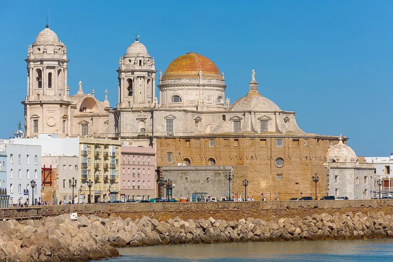 Catedral y frente marítimo de Cádiz