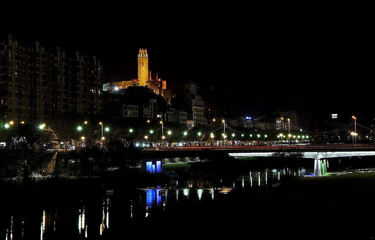 La Seu Vella y la ciudad de Lleida de noche
