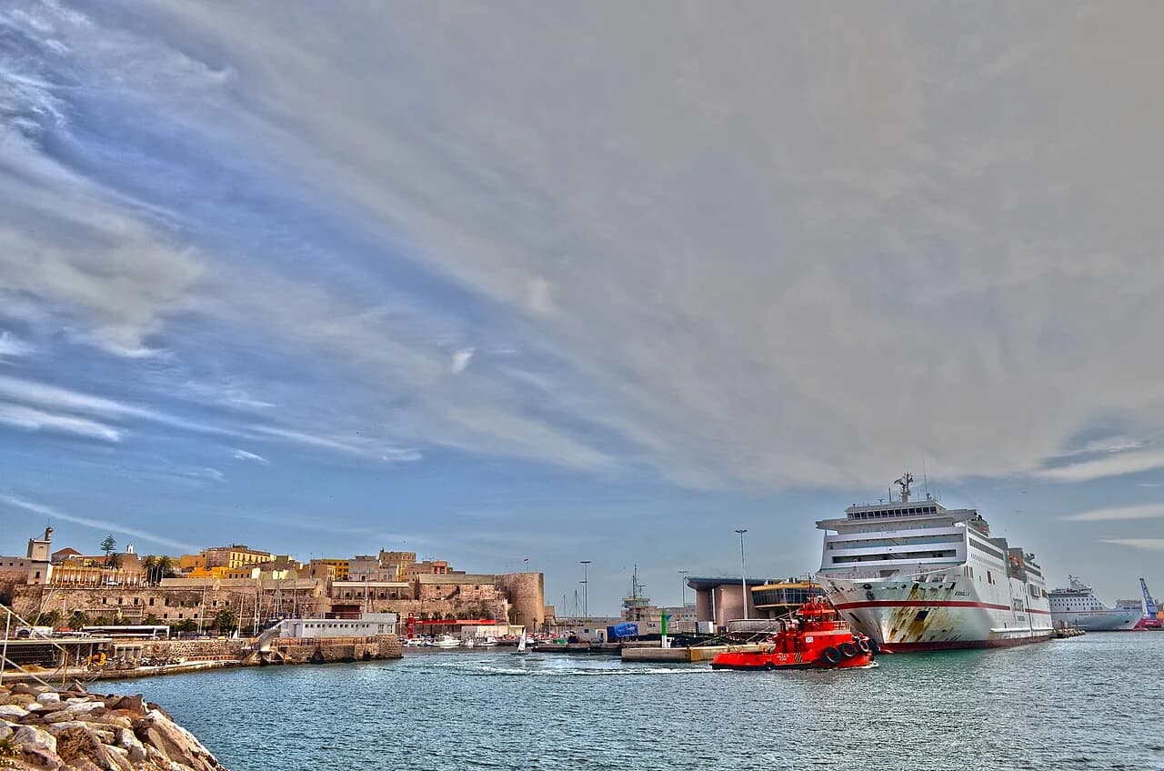 Puerto y recinto histórico de Melilla la Vieja